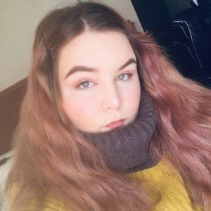 Meet your Posher, Chloe